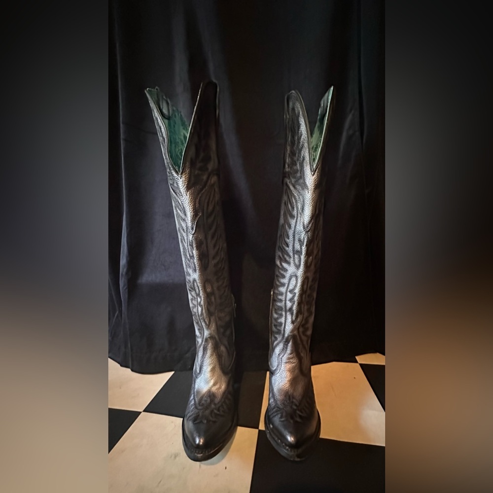 Black Patterned Heeled Boots